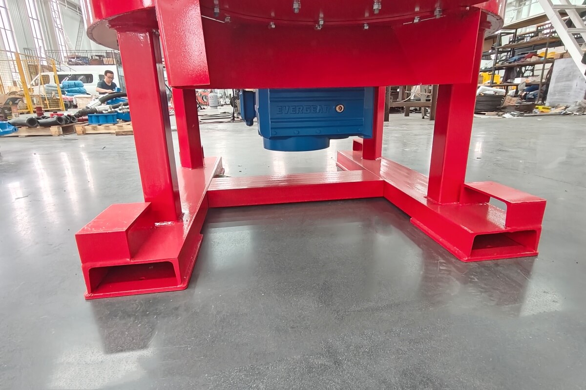 refractory mixer with forklift hole