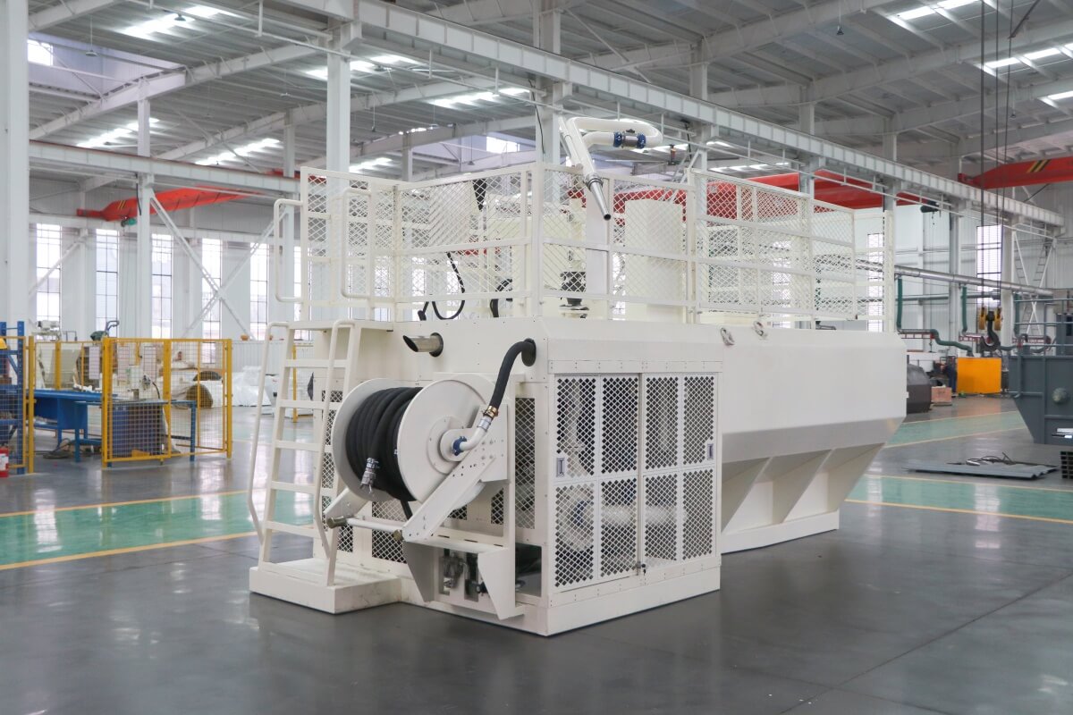 Soil seeds spraying machine