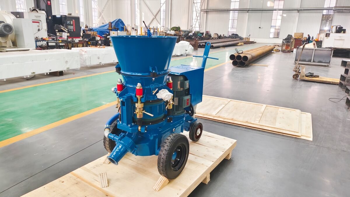 Refractory gunning machine for cement industry