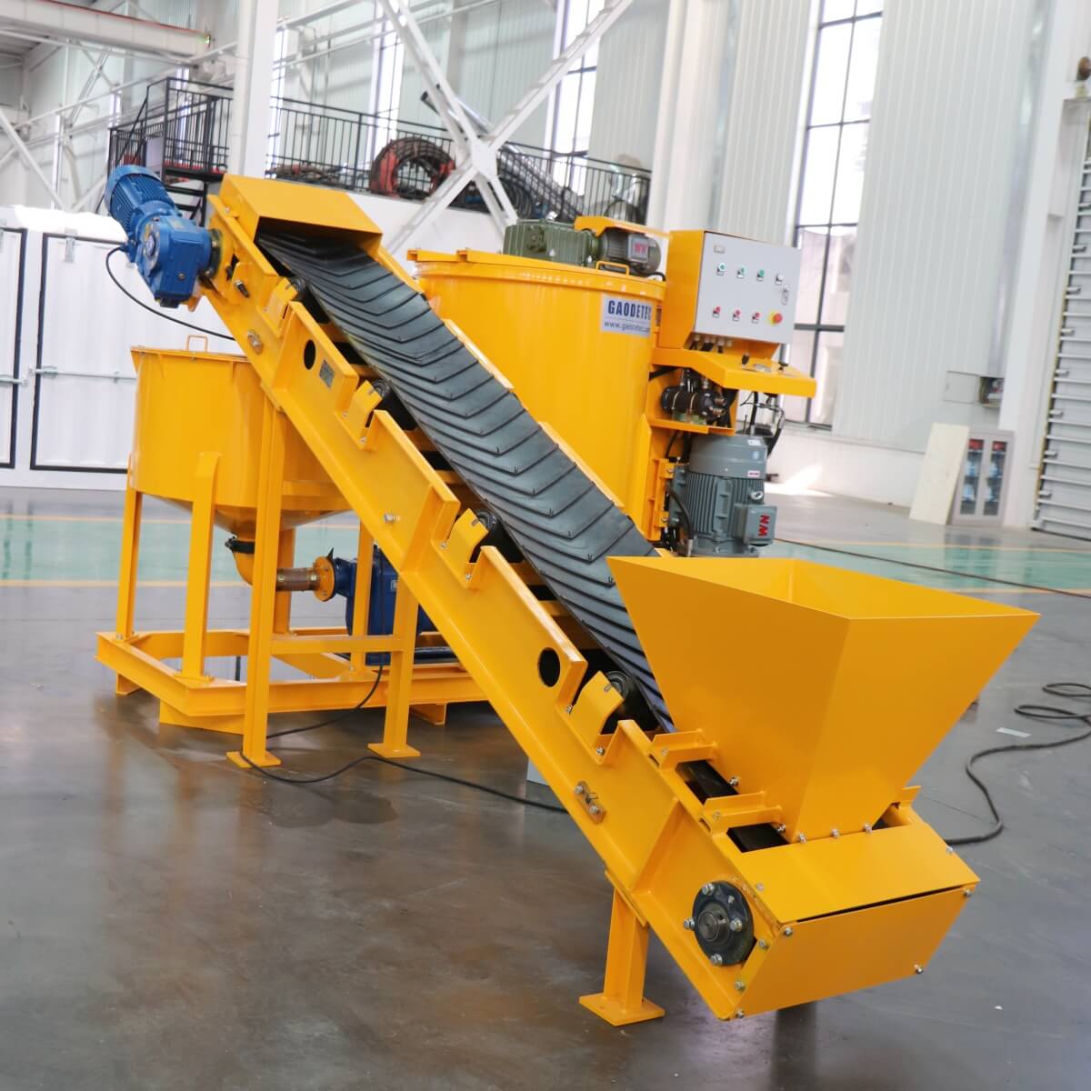 Grout mixing equipment for underground mine