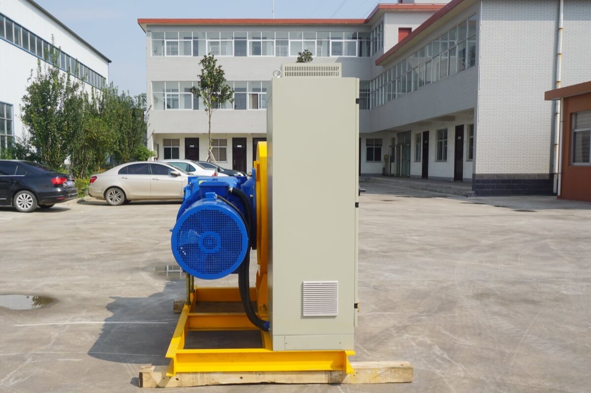 Hose pump for pumping foam concrete