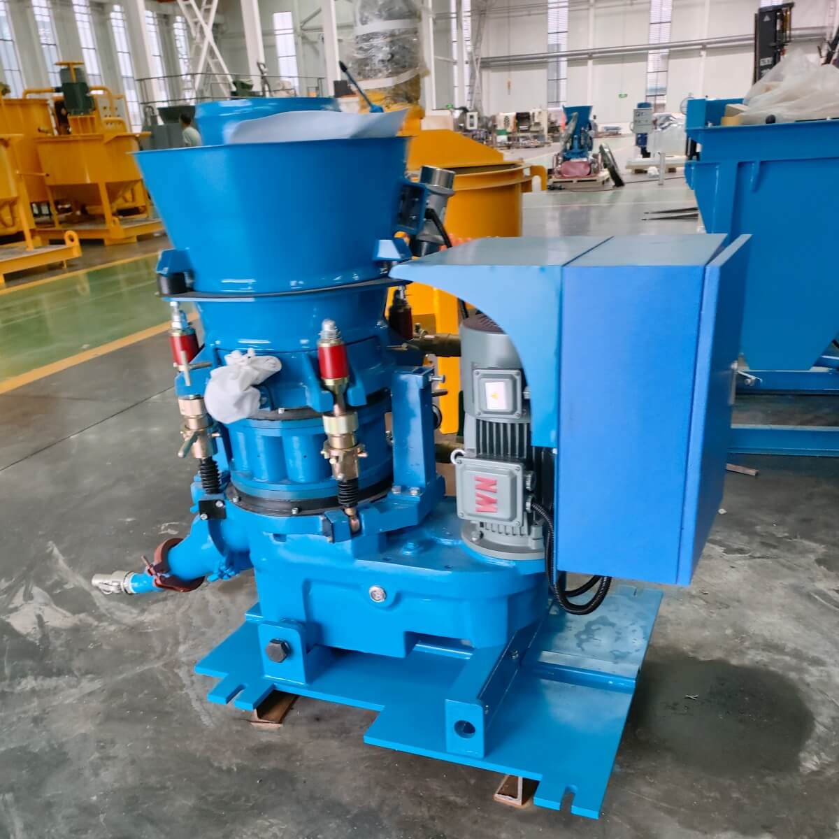 Refractory castable installation gunning machine