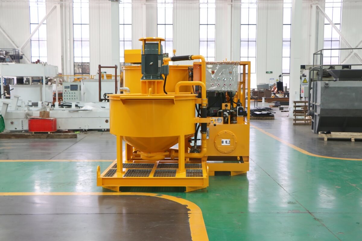 Integrated grout mixing and pumping station