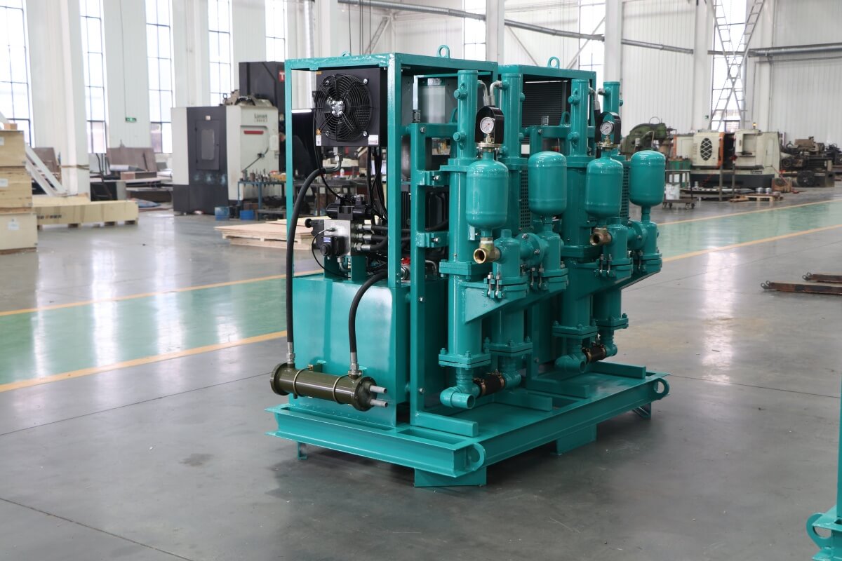 Plunger grout pump for bentonite slurry